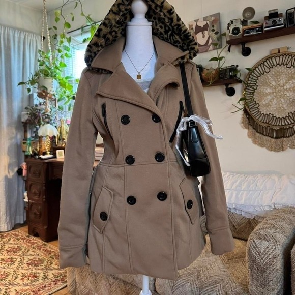 Yoki Jackets & Blazers - Yoki Camel Tan Ruffle Back Peacoat Leopard Faux Fur Hood Double Breasted Coat L